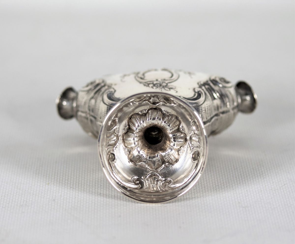 Piccola tulipaniera in argento gr. 120