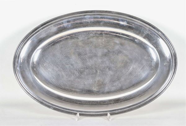 Piatto da portata ovale in argento con bordo sbalzato gr. 880
