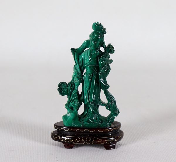 Small Chinese malachite sculpture "Courtesan with roses"