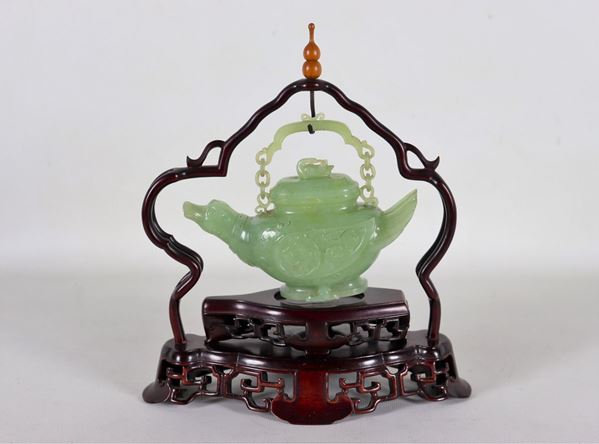 Chinese green jade sculpture "Exotic bird shaped teapot"