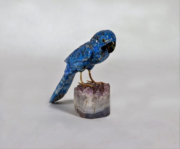 Small Chinese sculpture in lapis lazuli "Parrot"