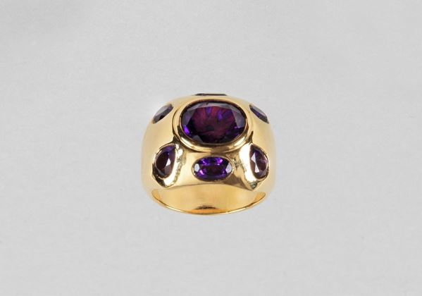 750 yellow gold ring with semiprecious gemstones (quartz). 14.40g, size 14.  - Auction FINE ART TIMED AUCTION and Furniture of Casale in Maremma and Private Collections. - Gelardini Aste Casa d'Aste Roma