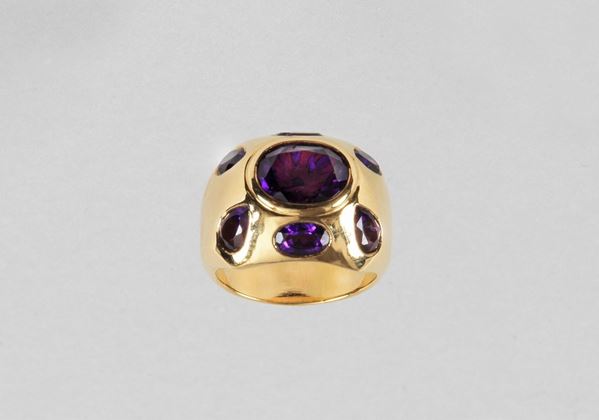 750 yellow gold ring with semiprecious gemstones (quartz). 14.40g, size 14.