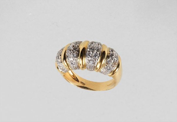 750 yellow gold ring with cubic zirconia series. About 9.50 g, size 18.