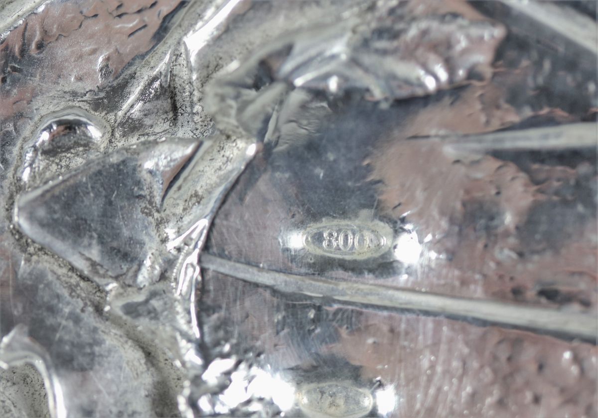 Cesto ovale in argento lavorato a foglie sovrapposte gr. 1080