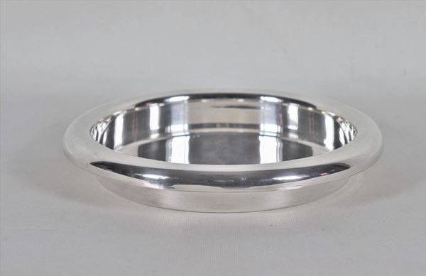 Round centerpiece in smooth silver with curved edge gr. 620