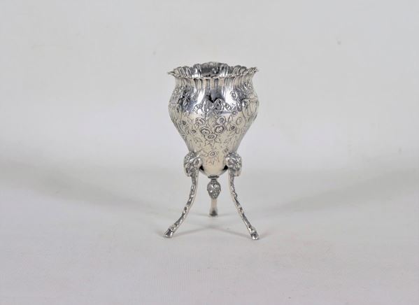 Antico piccolo cesto in argento a forma di tripode gr. 185