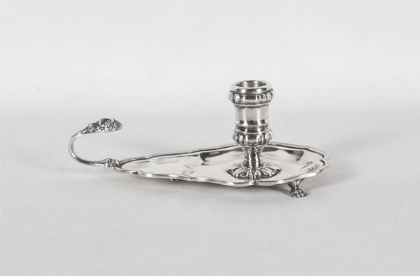 Ancient chiseled and embossed silver lie with lion head handle gr. 174