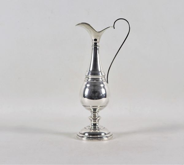 Small embossed silver amphora with curved handle gr. 260