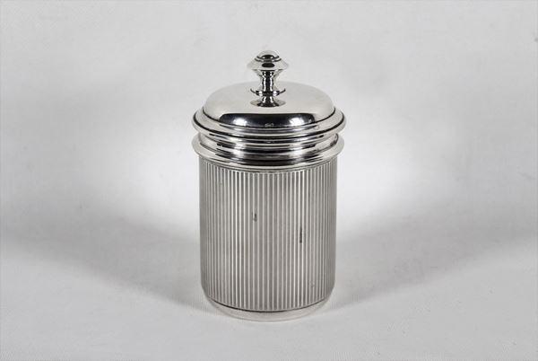 Cylindrical tea box in chiseled silver gr. 320