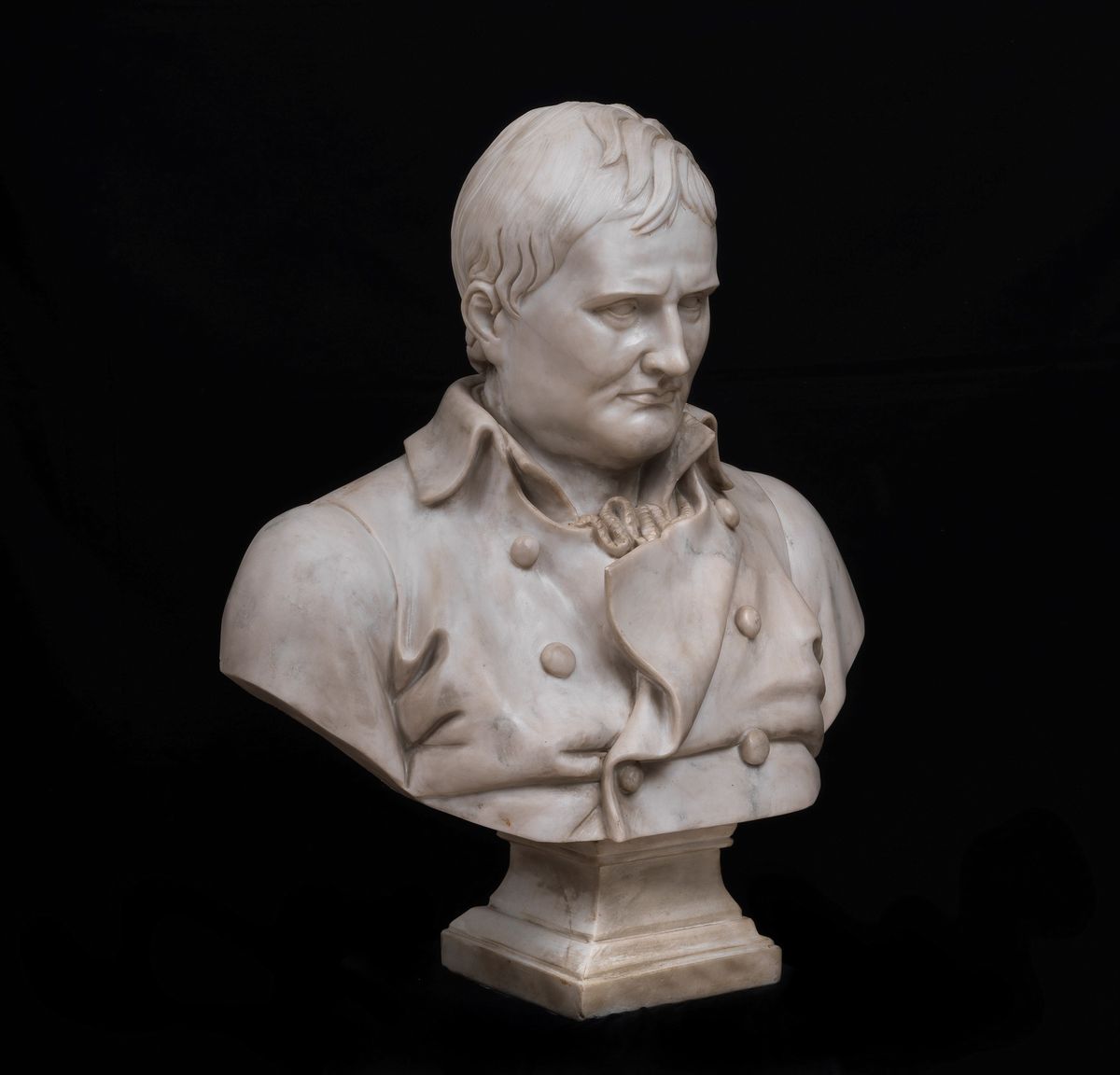 Busto in marmo "Napoleone Bonaparte" sorretto da base quadrangolare