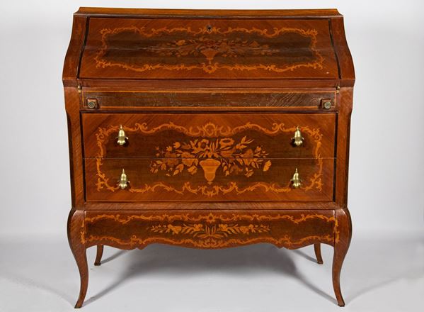 Flap in walnut and bois de rose of the Louis XVI line