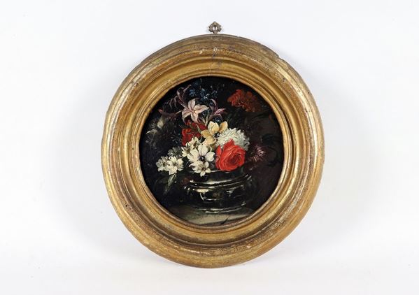 Scuola Romana Inizio XVIII Secolo - "Still life with vase and bunch of flowers" small round oil painting on wood