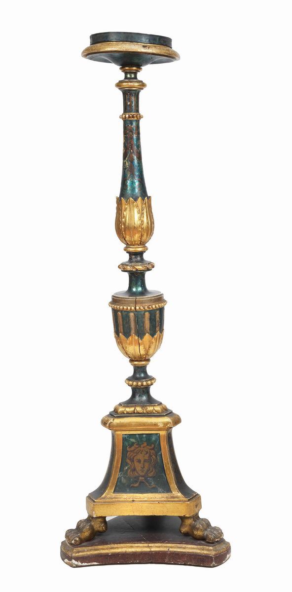 Antique floor torch in gilded wood and lacquered in imitation marble with carvings with Louis XIV motifs