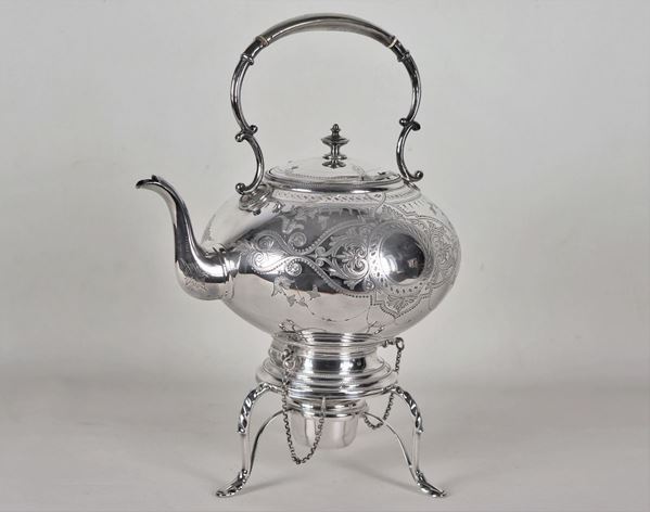 Antique Samovar with embossed and chiseled Sheffield spirits with motifs of intertwining scrolls of leaves and flowers