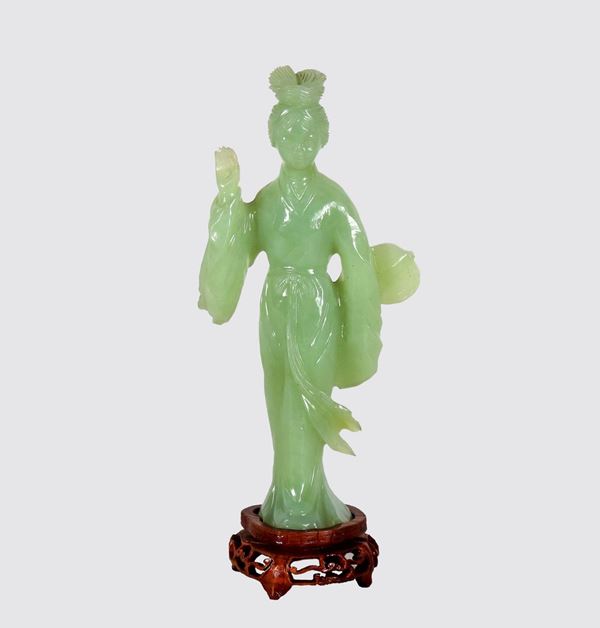 Chinese green jade figurine "Courtesan with fan"