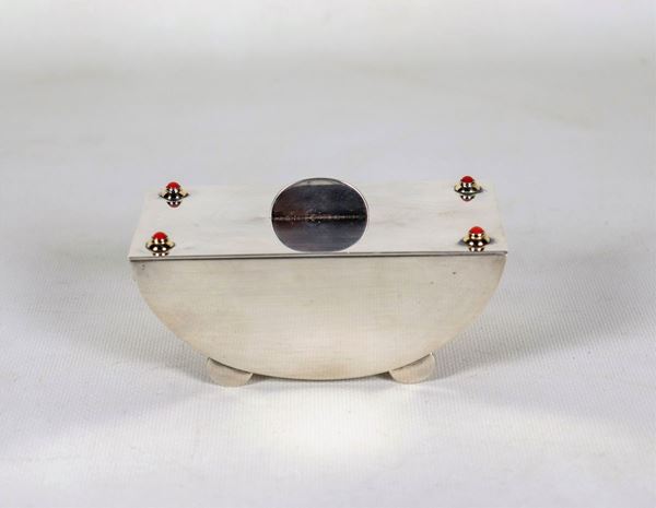 Decò box in 925 sterling silver in a half-round shape with semi-precious stone applications gr. 410