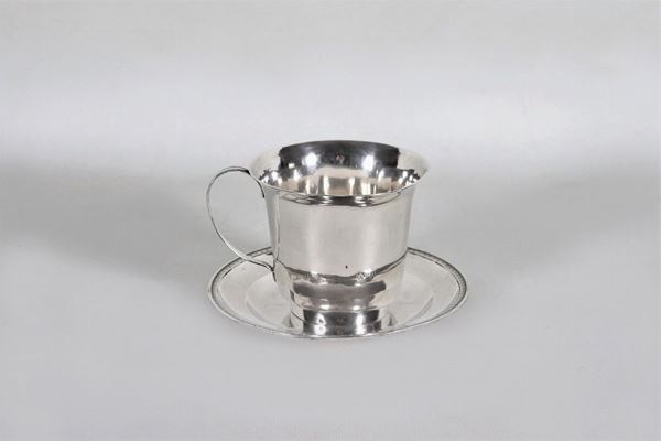 Tazza con piattino in argento, gr. 290