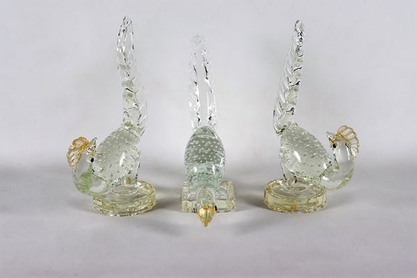 "Fagiani", lotto di tre sculture in vetro soffiato di Murano lavorato a bolle