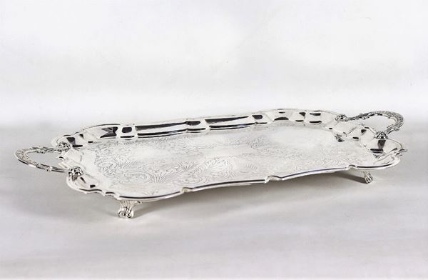 Rectangular tray in embossed and chiseled silver-plated metal with two handles