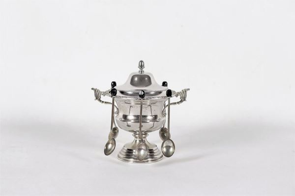 Sugar bowl with six teaspoons in the shape of a neoclassical amphora in silver-plated, chiseled and embossed metal