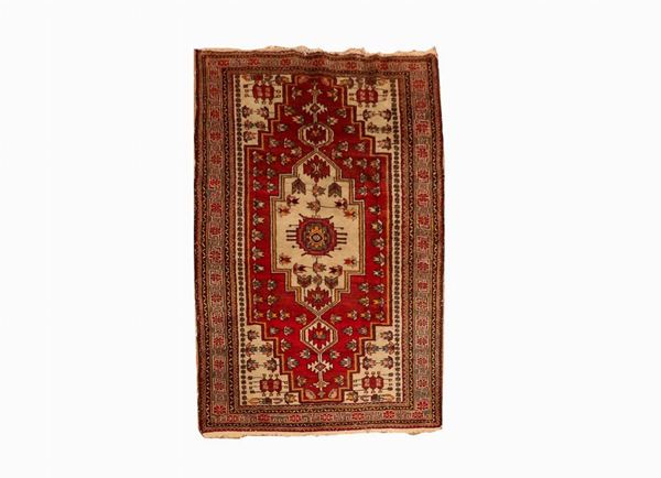 Saveh Persian carpet with red background with central Havana rhombus, 2.10 x 1.40 m