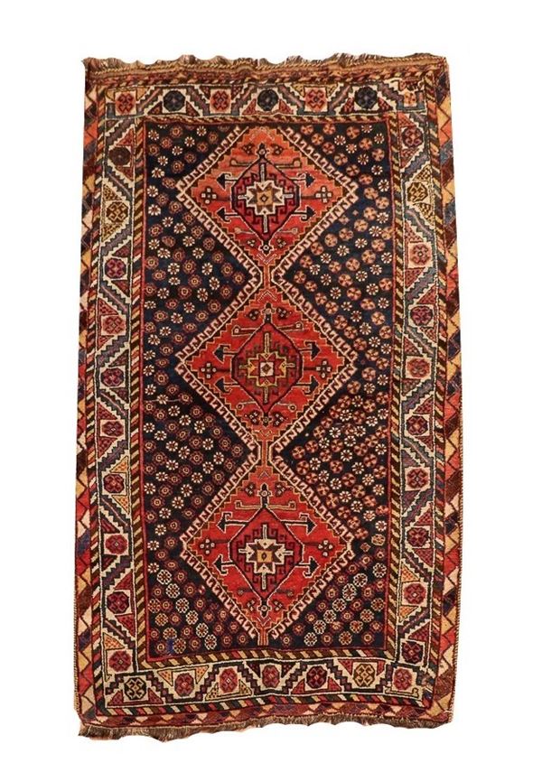 Tappeto Shirvan a rombi rossi su fondo blu, rapè e difetti alla bordura, M. 2,58 x 1,46