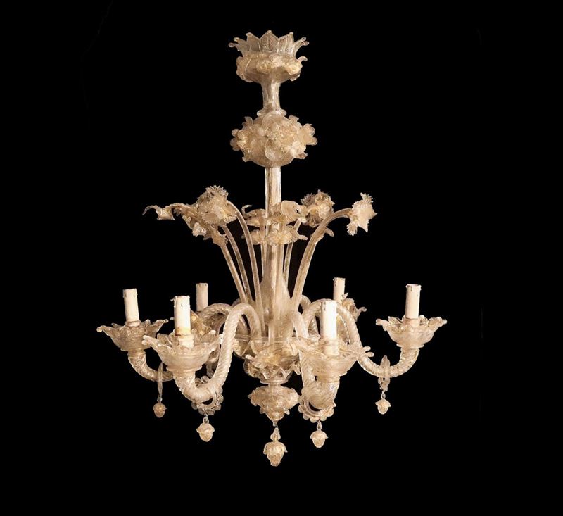Lampadario in vetro soffiato di Murano trasparente con lumeggiature dorate, fiori e foglie, 6 luc...