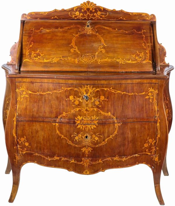 Sicilian chest of drawers with rounded shape and arched writing desk, in walnut with boxwood inlays with scrolls of acanthus leaves and floral interweaving