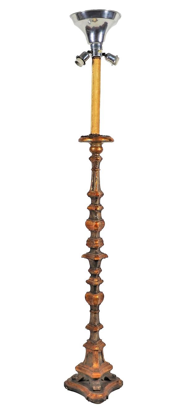 Floor torch holder in gilded and silvered wood with Louis XIV motif carvings