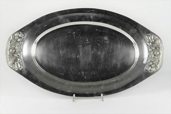 Oval metal tray