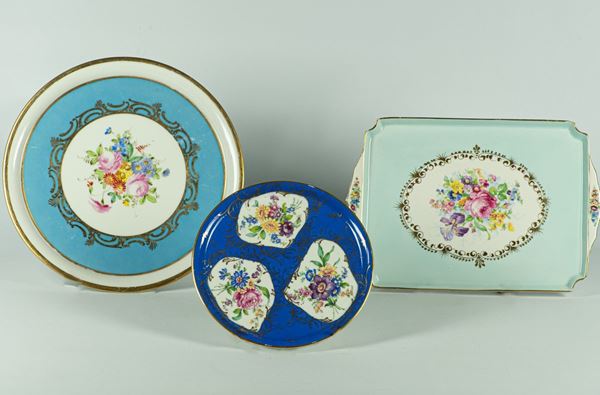 Lot in polychrome porcelain