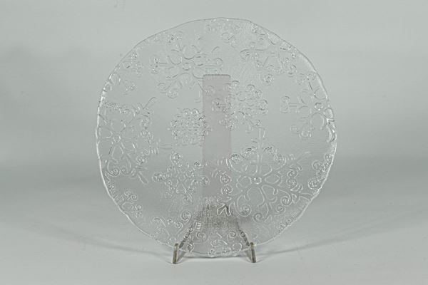 Dessert plate in worked crystal