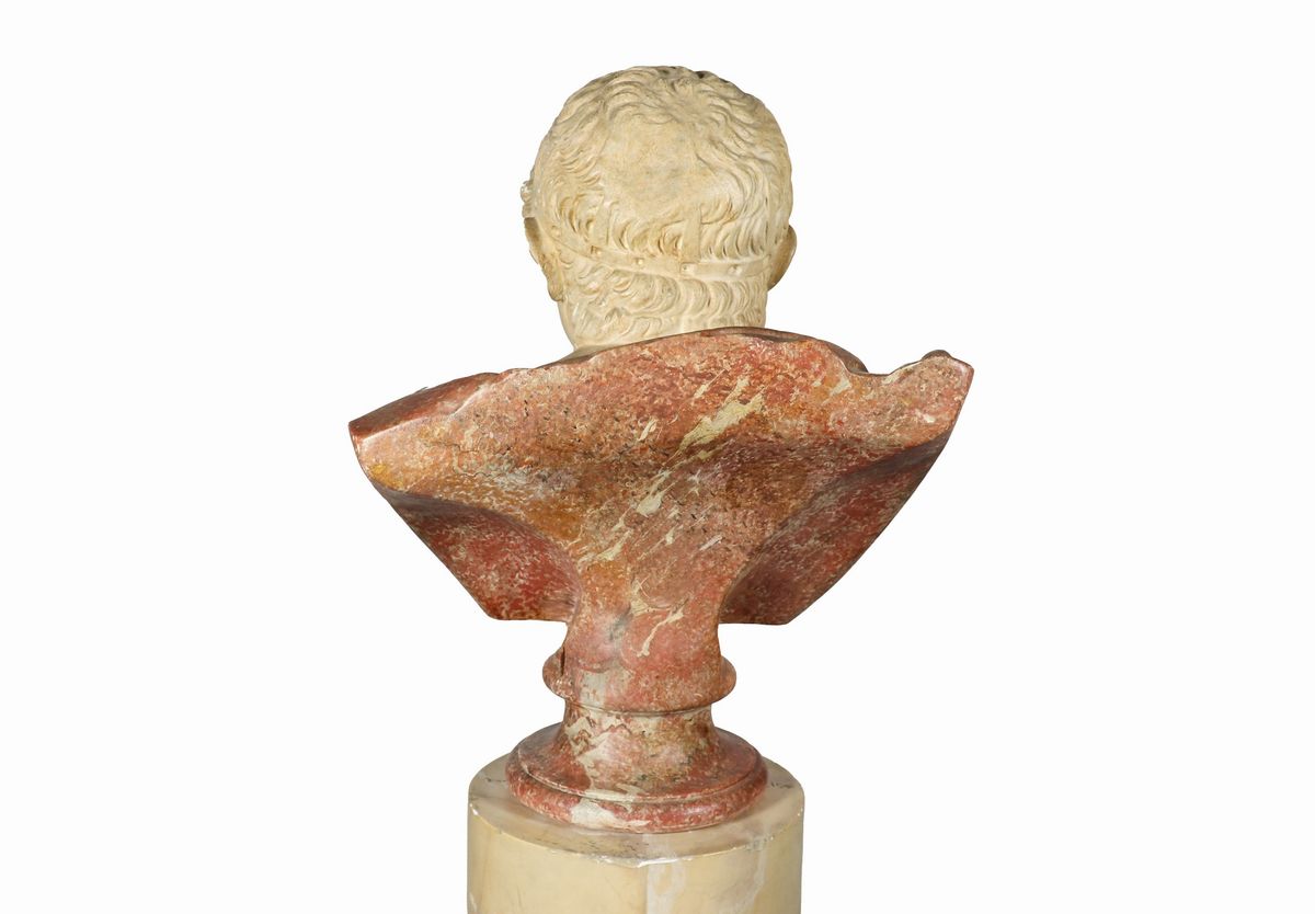 "Marco Salvio Otone", busto e colonna in ceramica decorata a finti marmi