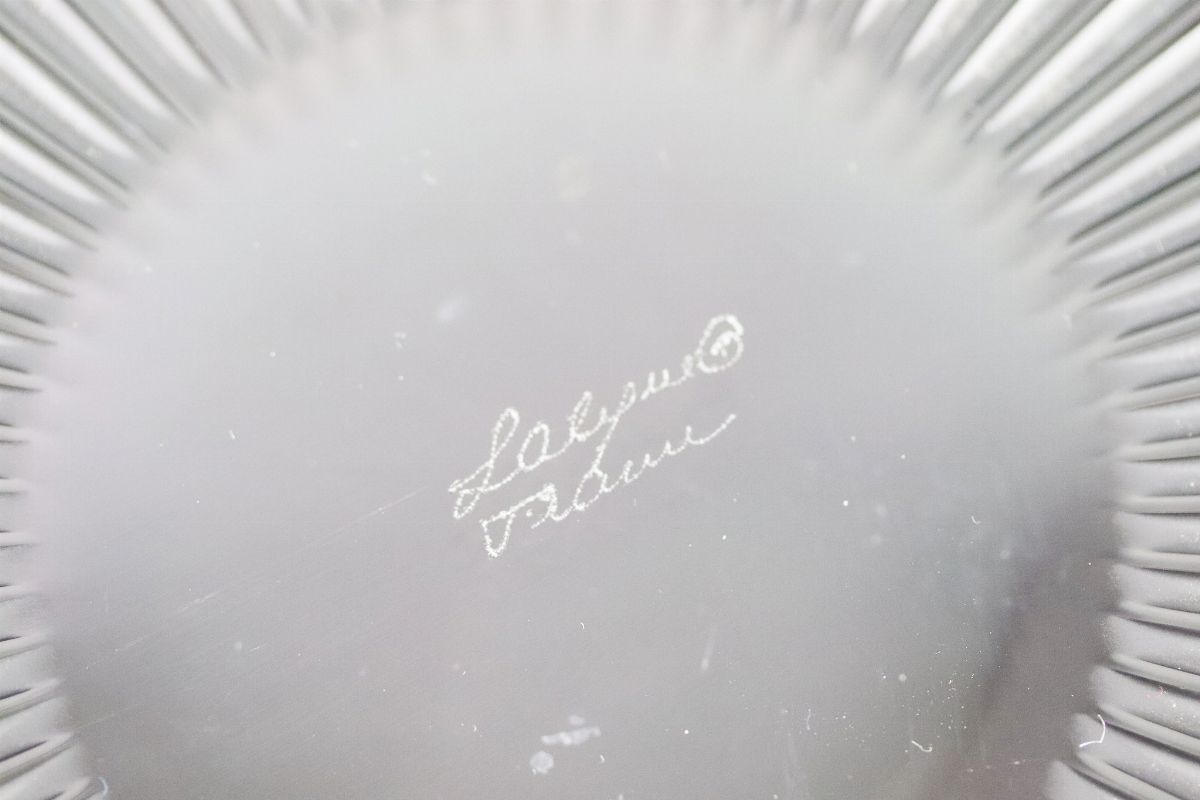 Centrotavola "Honfleur" in cristallo francese di Lalique. Firmato