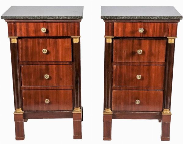 Pair of antique Tuscan Empire bedside tables in walnut, with neoclassical column uprights and gilt bronze capitals