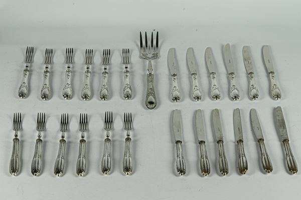 Two sets of dessert cutlery with silver handles  - Auction Timed Auction - Antiques, Furniture, Paintings from the 17th to the 20th Century, Silver, Various Meissen and Ginori Porcelains, Icons, Bronzes, Miscellaneous - Gelardini Aste Casa d'Aste Roma
