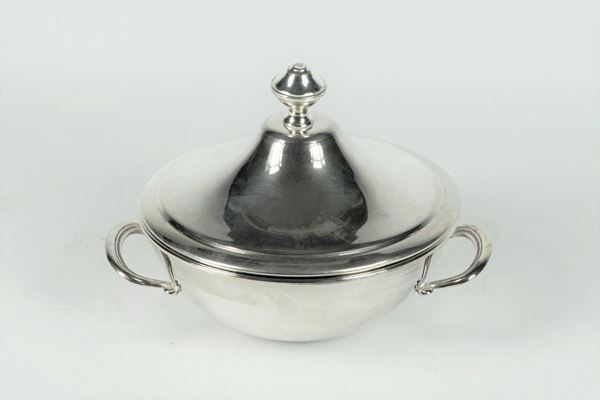 Round tureen in silver metal with two handles