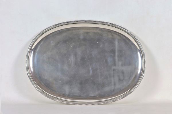 Large oval silver tray with chiseled and podded edge, gr. 2060