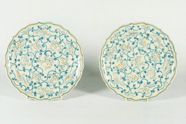 Pair of round majolica plates