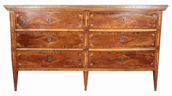 Antico grande cassettone napoletano Luigi XVI, in noce, ulivo e legno satinato con intarsi a rombi e rosoni