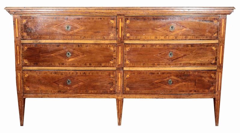 Antico grande cassettone napoletano Luigi XVI, in noce, ulivo e legno satinato con intarsi a romb...