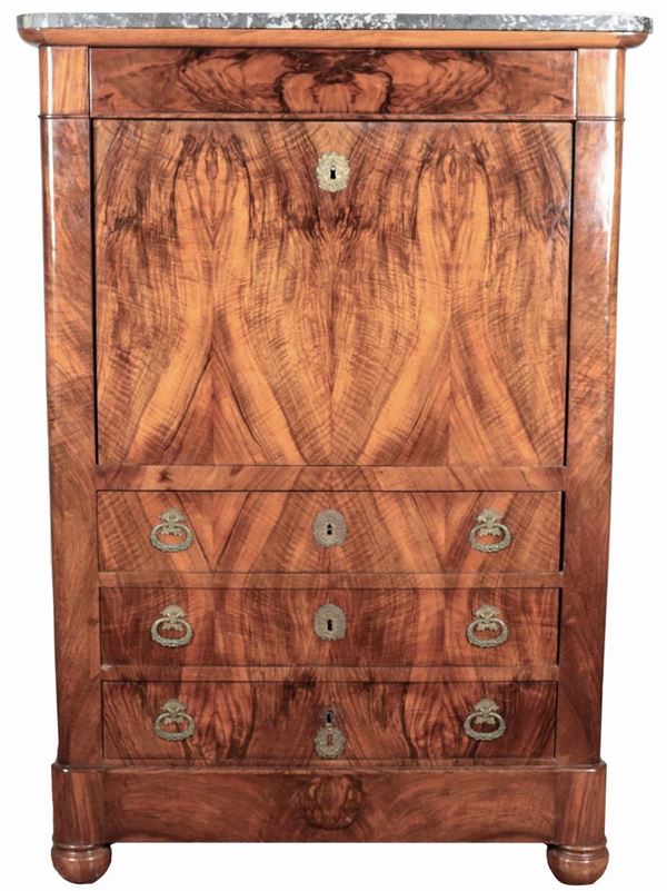 Antique Tuscan Empire secretaire in walnut and briar walnut, with calatoia forming a writing desk and inside drawers, three underlying drawers with handles and vents in gilded and chiseled bronze and marble top