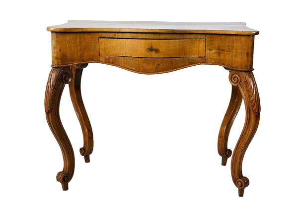 Lombardo-Veneto coffee table in walnut, shaped rectangular shape with inlays on the top with geometric motifs, a puller and four curved legs