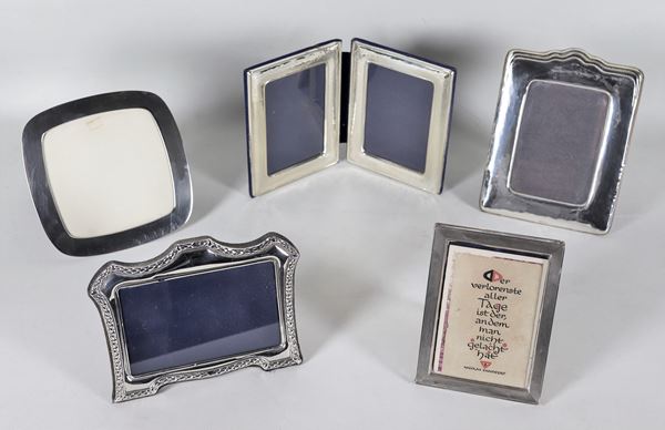 Lot of five small picture frames in chiselled and embossed silver