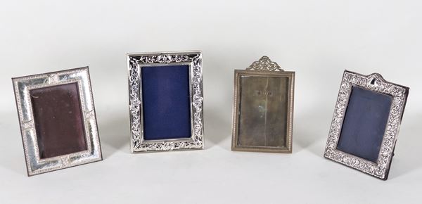Lotto di quattro piccole cornici portaritratti, tre in argento e una in bronzo