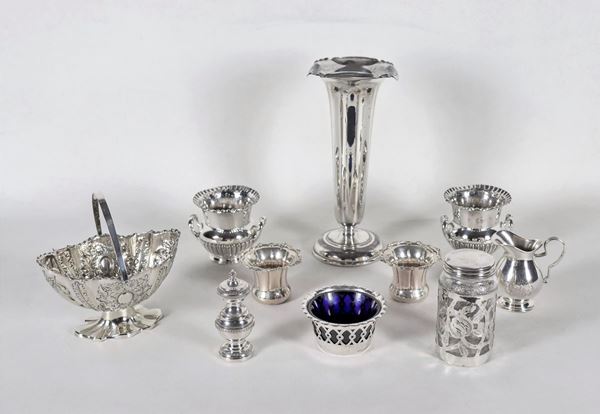 Antique lot in sheffield and silver-plated metal, embossed and chiseled (10 pcs)