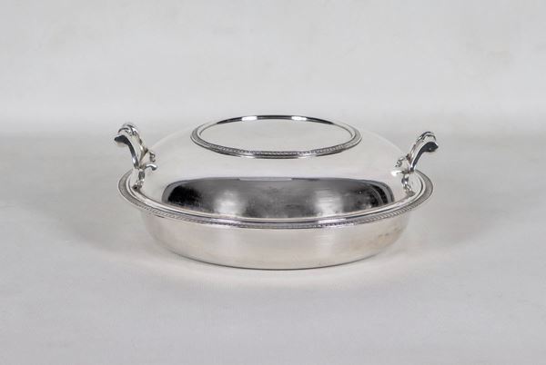 Round vegetable dish in silver-plated metal, chiseled and embossed with Empire motifs