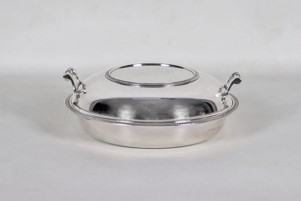 Round vegetable dish in silver-plated metal, chiseled and embossed with Empire motifs