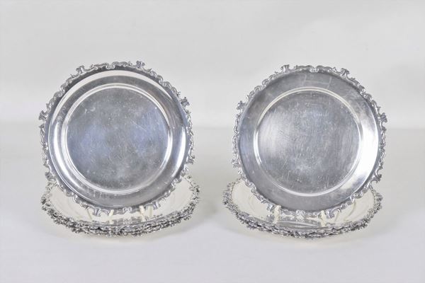 Thirteen round silver plates with jagged and chiseled edges, gr. 2420